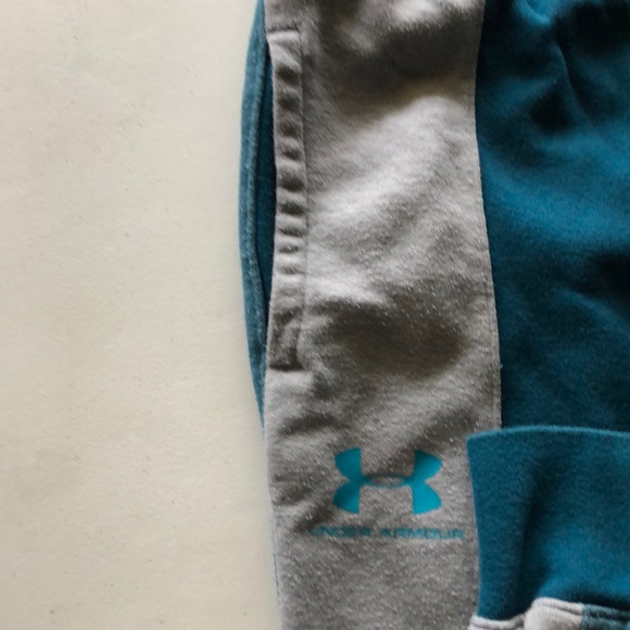 COPY - Boys under Armour large cold gear joggers - Picture 3 of 5